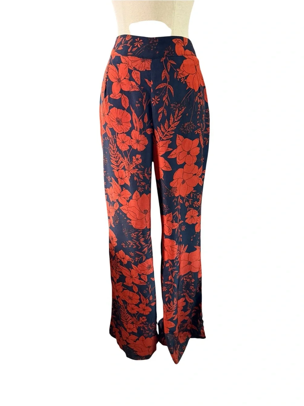 PrettyLittleThing Satin Floral Two Piece Lounge Set Outfit Wide‎ Leg Pants 8